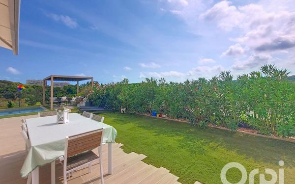 Maison à vendre    5 pièces •  Villeneuve-Loubet