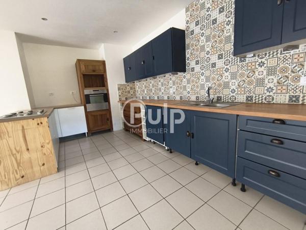 Maison à vendre à Villeneuve La Comtesse - Réf. larff40