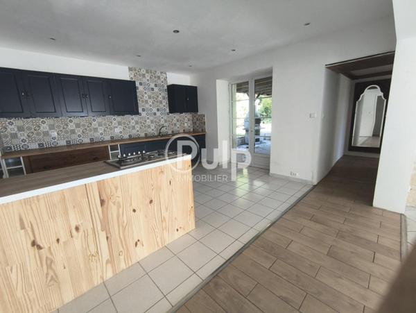 Maison à vendre à Villeneuve La Comtesse - Réf. larff40