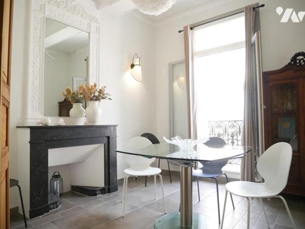 A BOUZIGUES (34140), une maison vigneronne entièrement rénovée,  de 200 m² comprenant 7 pièces.