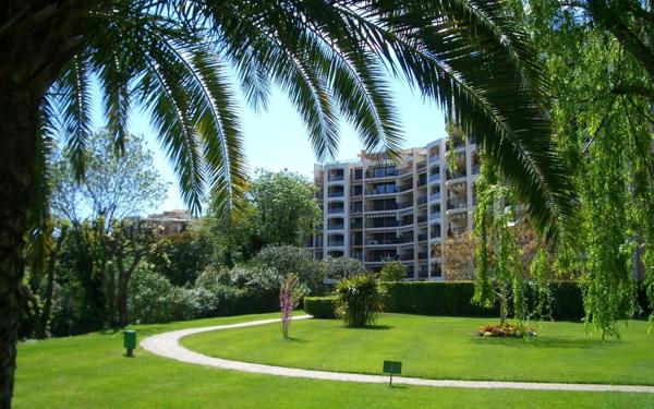 Appartement à vendre    3 pièces • 130,15 m2 Mandelieu-la-Napoule