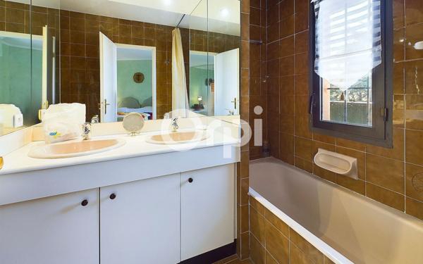 Appartement à vendre    3 pièces • 130,15 m2 Mandelieu-la-Napoule