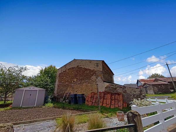 Bâtisse en pierre, 65m²