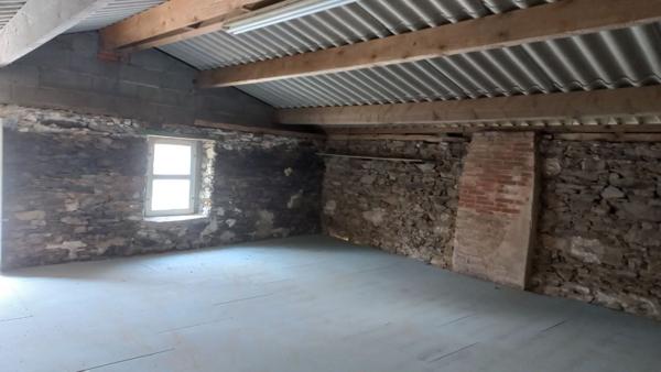 Bâtisse en pierre, 65m²