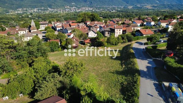 Terrain
        
        - 3246 m² Exclusivité 470 000 € *