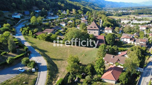 Terrain
        
        - 3246 m² Exclusivité 470 000 € *
