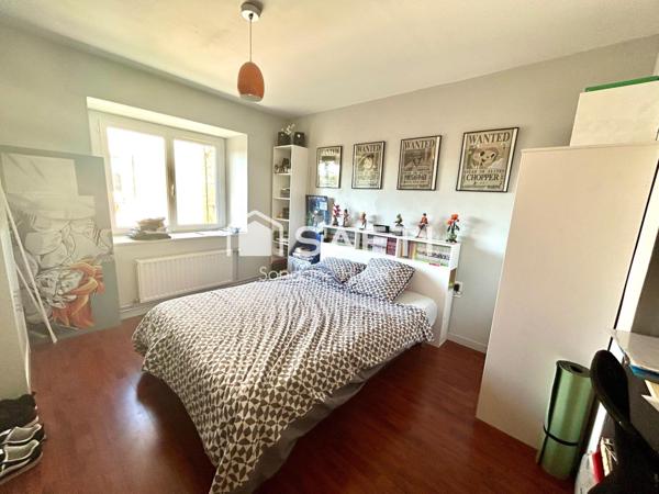 Au calme, 4 chambres, entièrement rénovée, grande dépendance