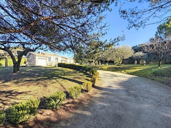 Vaison-la-Romaine (84110) A 5 kms de VAISON-LA-ROMAINE Maison de plain-pied au charme provençal dans un secteur prisé près de Vaison-la-