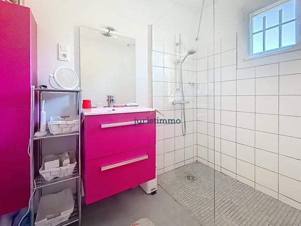 Vaison-la-Romaine (84110) A 5 kms de VAISON-LA-ROMAINE Maison de plain-pied au charme provençal dans un secteur prisé près de Vaison-la-