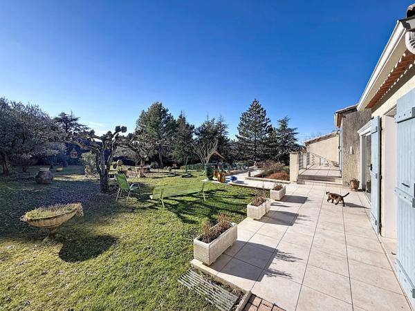 Vaison-la-Romaine (84110) A 5 kms de VAISON-LA-ROMAINE Maison de plain-pied au charme provençal dans un secteur prisé près de Vaison-la-