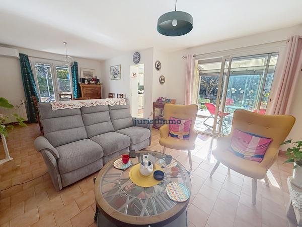 Vaison-la-Romaine (84110) A 5 kms de VAISON-LA-ROMAINE Maison de plain-pied au charme provençal dans un secteur prisé près de Vaison-la-