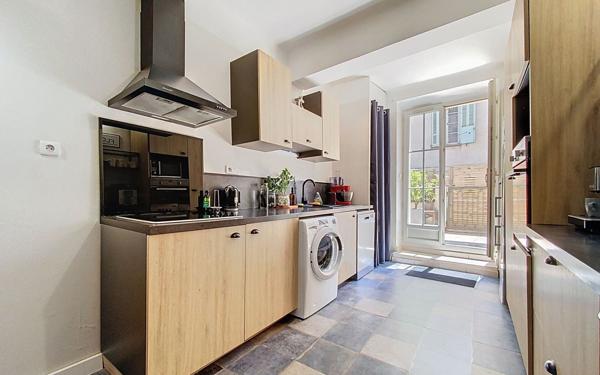 Appartement à vendre    3 pièces • 60 m2 Roquebrune-sur-Argens