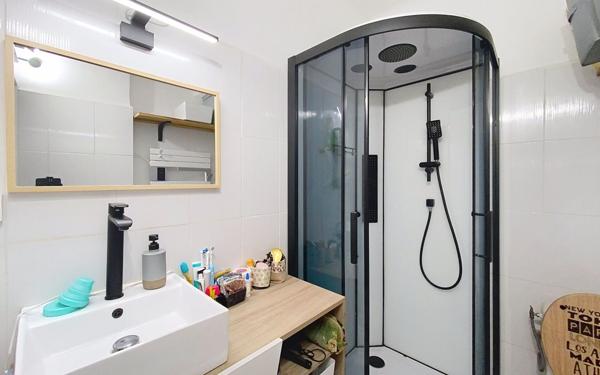 Appartement à vendre    3 pièces • 60 m2 Roquebrune-sur-Argens