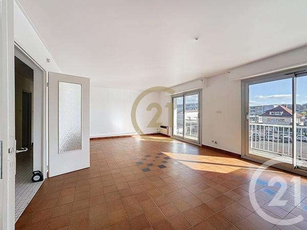 Appartement F3 à vendre  4 pièces - 87,34 m2 LURE - 70