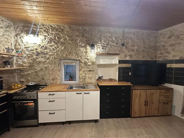 A VENDRE 13390 AURIOL STUDIO 15M² AVEC BALCON