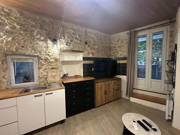 A VENDRE 13390 AURIOL STUDIO 15M² AVEC BALCON