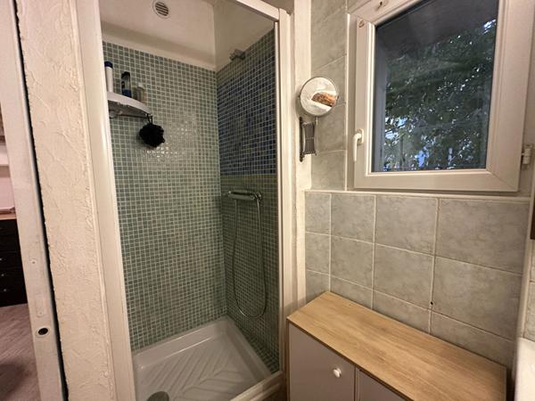 A VENDRE 13390 AURIOL STUDIO 15M² AVEC BALCON