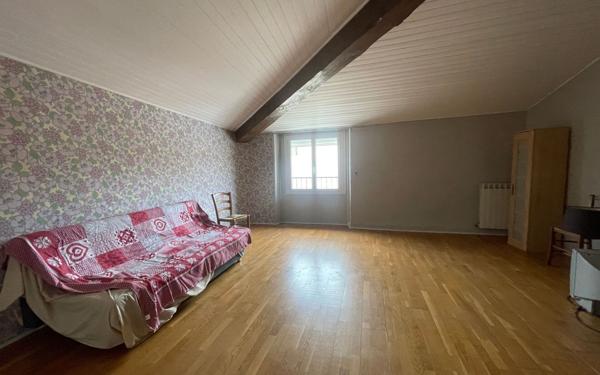 Maison à vendre    4 pièces •  Villemoustaussou