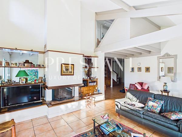 Au bord du lac Mouriscot, une maison de famille, BIARRITZ