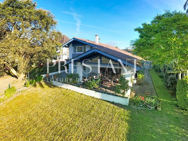 Au bord du lac Mouriscot, une maison de famille, BIARRITZ