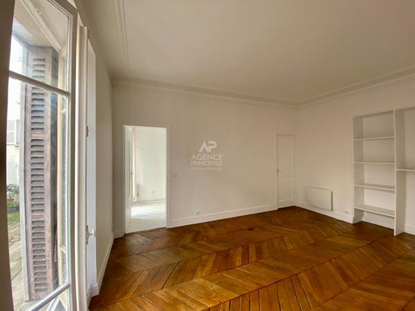 "Versailles Notre-Dame" Joli studio refait à neuf de 30m²" Loyer €895/mois charges comprises **  - Référence  23782