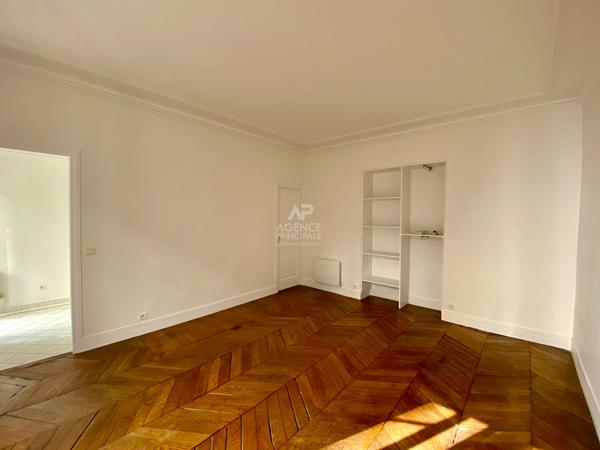 "Versailles Notre-Dame" Joli studio refait à neuf de 30m²" Loyer €895/mois charges comprises **  - Référence  23782