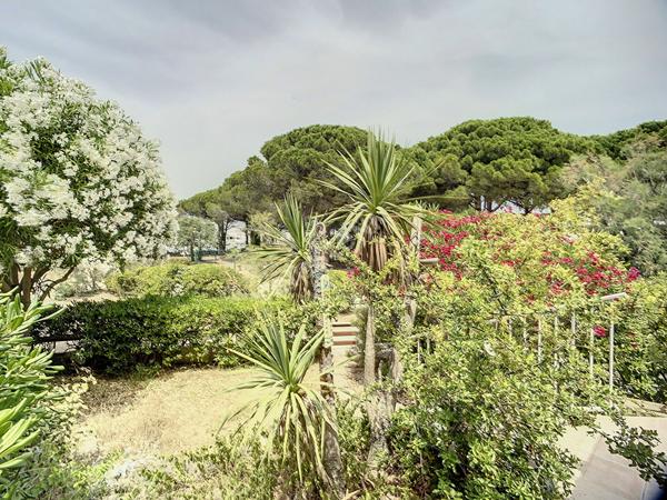 Port Camargue secteur Plage Sud - Appartement Type 3 cabine avec beau jardin terrasse et parking