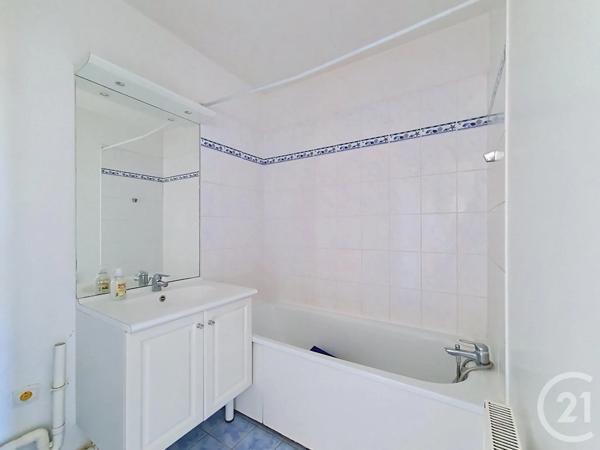 Appartement F3 à vendre  3 pièces - 60,25 m 2   FRESNES  - 94