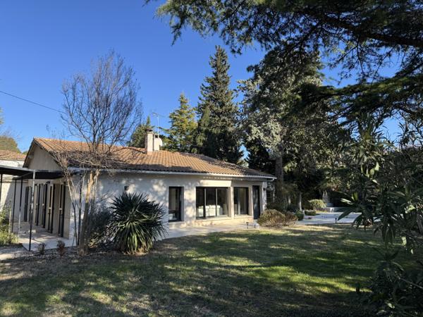 Les Angles (30133) Villa de plain-pied entièrement rénovée