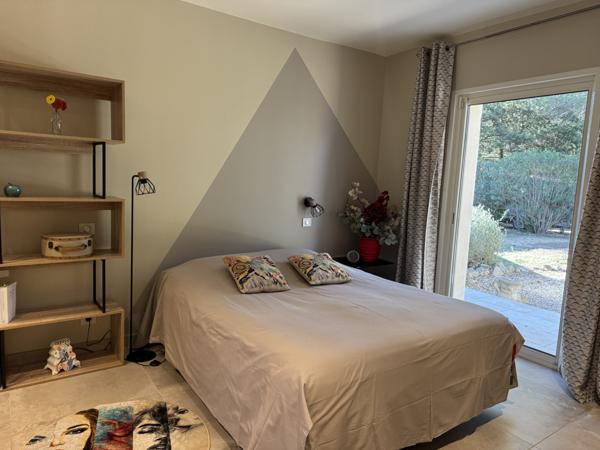 Les Angles (30133) Villa de plain-pied entièrement rénovée