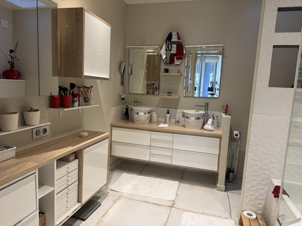 Les Angles (30133) Villa de plain-pied entièrement rénovée