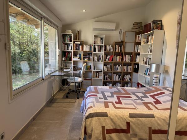 Les Angles (30133) Villa de plain-pied entièrement rénovée