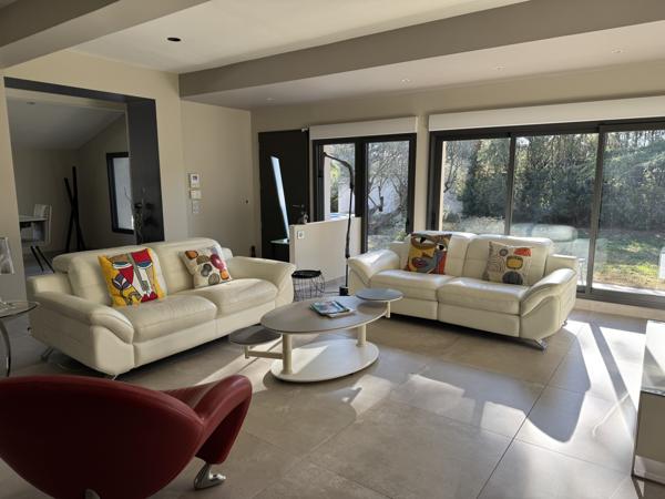 Les Angles (30133) Villa de plain-pied entièrement rénovée