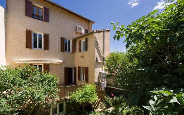 Maison à vendre    7 pièces • 178 m2 Sainte-Tulle