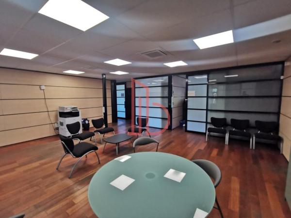 Bureau de 265 m² à louer à Bordeaux Lac - Bruges