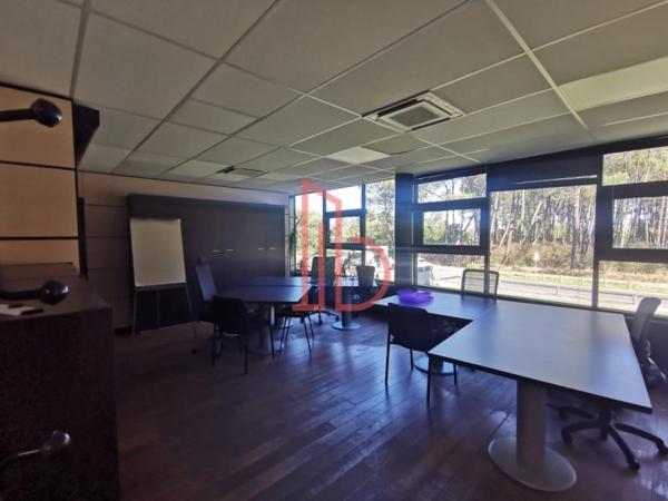Bureau de 265 m² à louer à Bordeaux Lac - Bruges