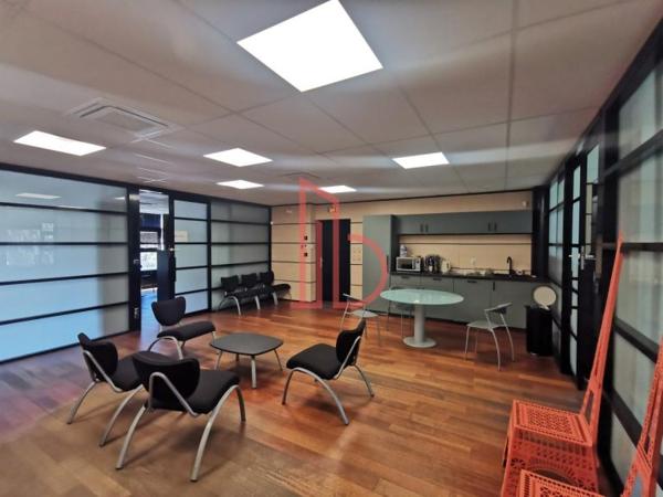 Bureau de 265 m² à louer à Bordeaux Lac - Bruges