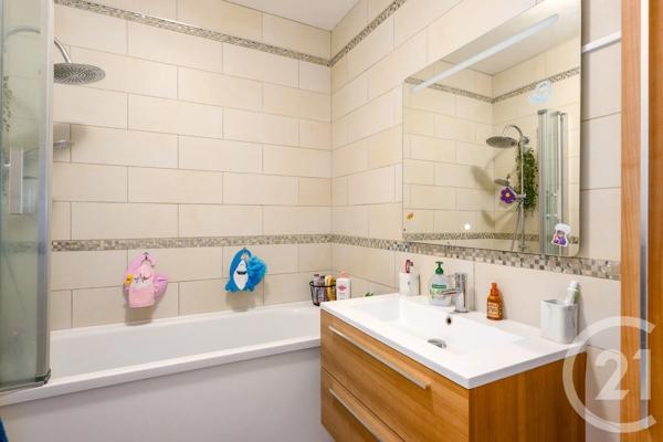 Appartement F4 à vendre  4 pièces - 79,15 m 2   CROSNE  - 91