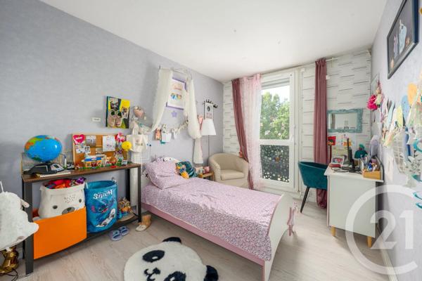 Appartement F4 à vendre  4 pièces - 79,15 m 2   CROSNE  - 91