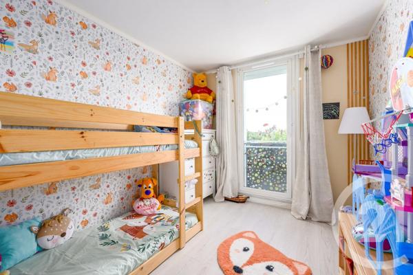 Appartement F4 à vendre  4 pièces - 79,15 m 2   CROSNE  - 91