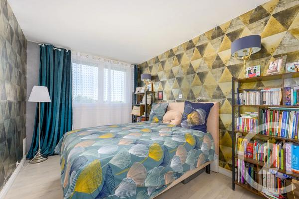 Appartement F4 à vendre  4 pièces - 79,15 m 2   CROSNE  - 91