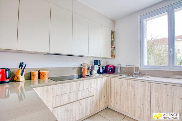 Versailles Porchefontaine maison 8 pièces 188m² au sol avec jardin clos et garage 1 375 000 € **  - Référence  28396