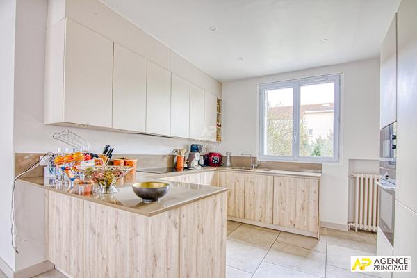 Versailles Porchefontaine maison 8 pièces 188m² au sol avec jardin clos et garage 1 375 000 € **  - Référence  28396
