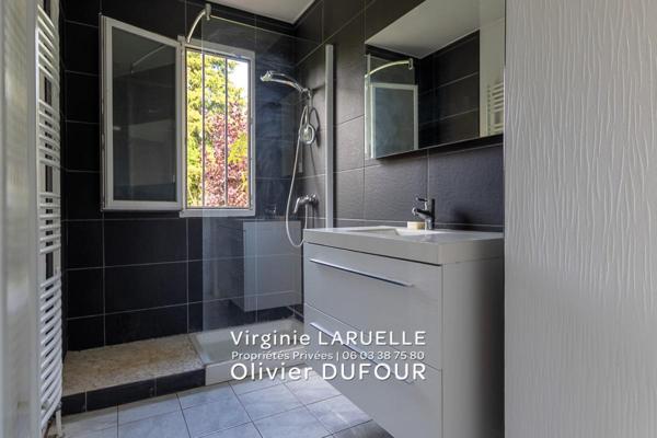 Maison plain-pied 3 chambres véranda abri de jardin et garage