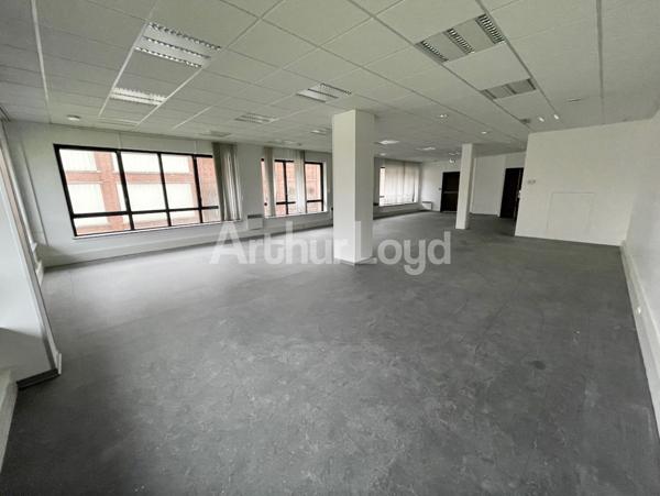 Bureaux à louer ou à vendre à Roubaix quartier d'affaires recherché
