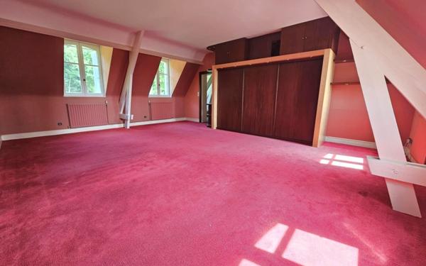 Maison à vendre    9 pièces •  Soisy-sur-Seine