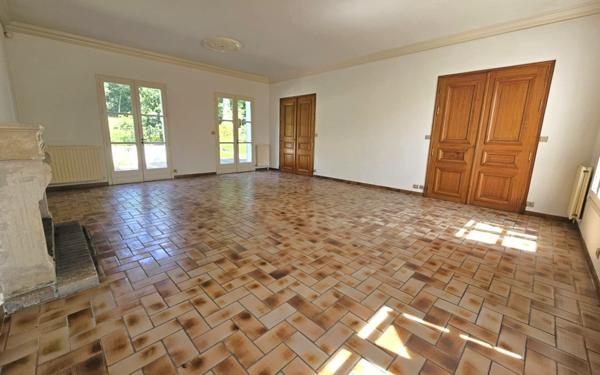 Maison à vendre    9 pièces •  Soisy-sur-Seine