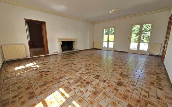 Maison à vendre    9 pièces •  Soisy-sur-Seine