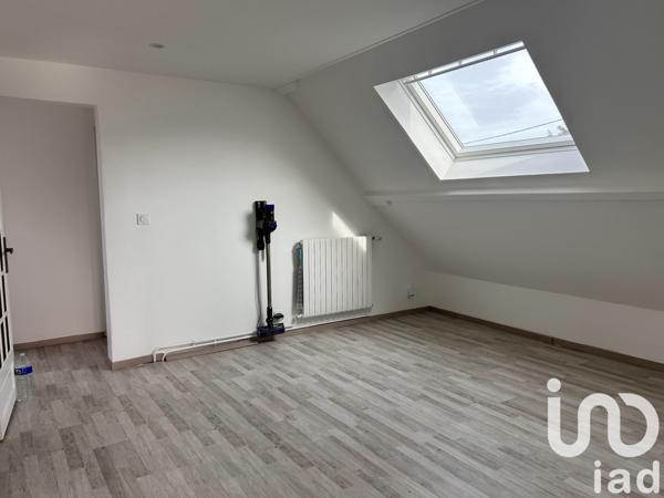 Maison traditionnelle 10 pièces de 181 m² à Corquilleroy (45120)