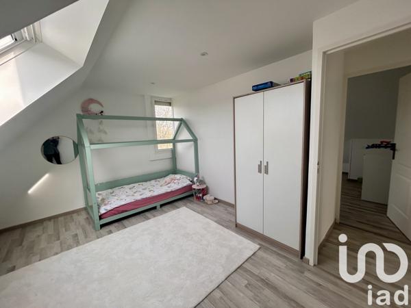 Maison traditionnelle 10 pièces de 181 m² à Corquilleroy (45120)